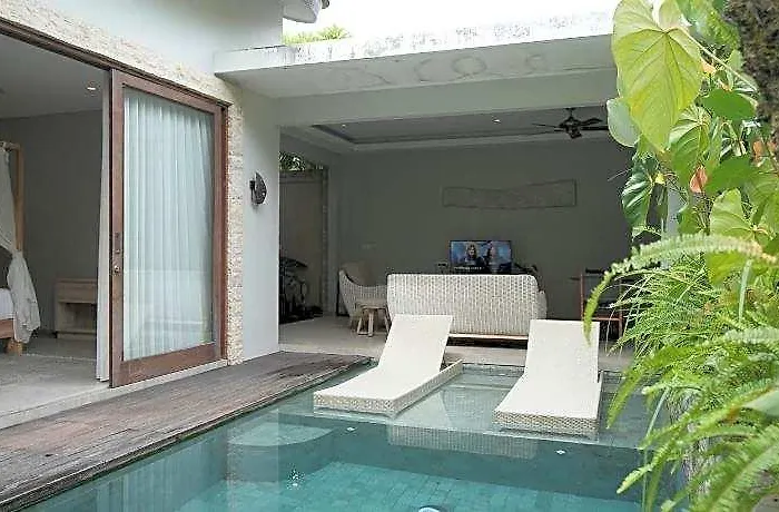 ホテル Daun Lebar 4*