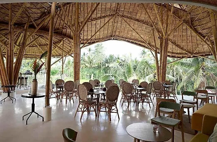 Daun Lebar ホテル 4*